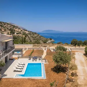 Petradi Skala Skala (Kefalonia)